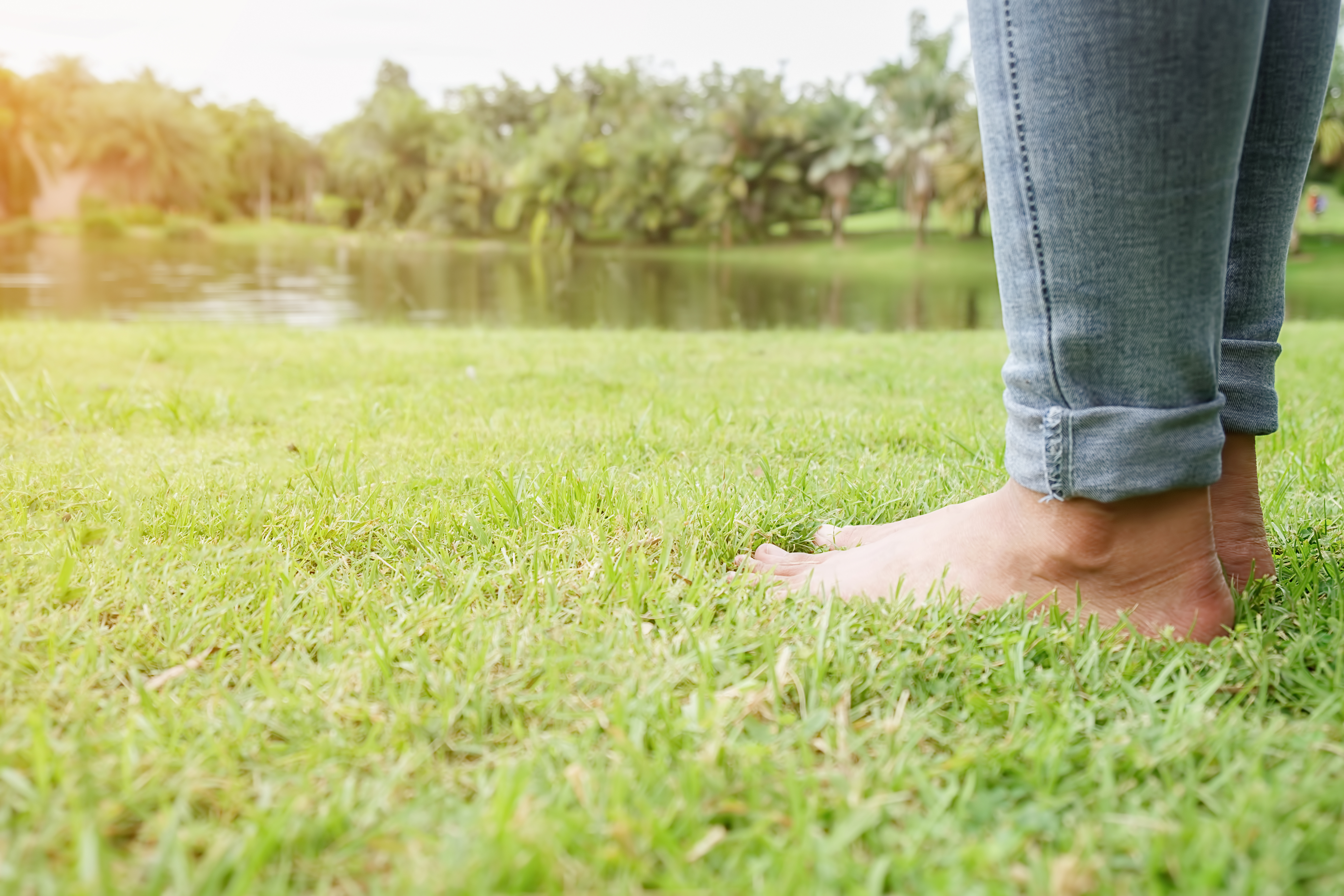 benefici-grounding-camminare-scalzi